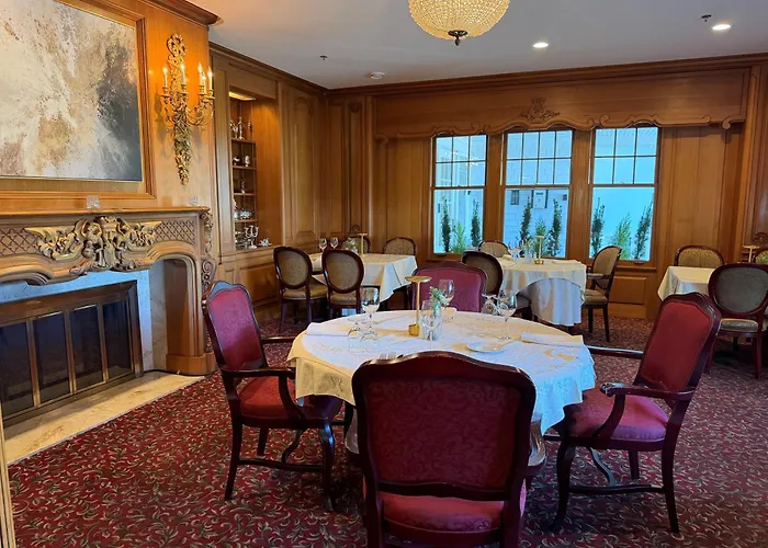 Crown Mansion Boutique Hotel & Villas